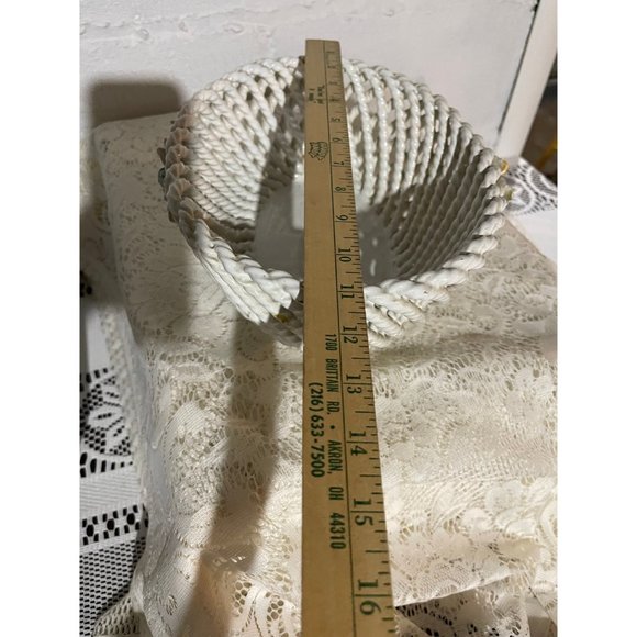 Porcelain woven basket made in Italy with hand painted flowers - Picture 7 of 9